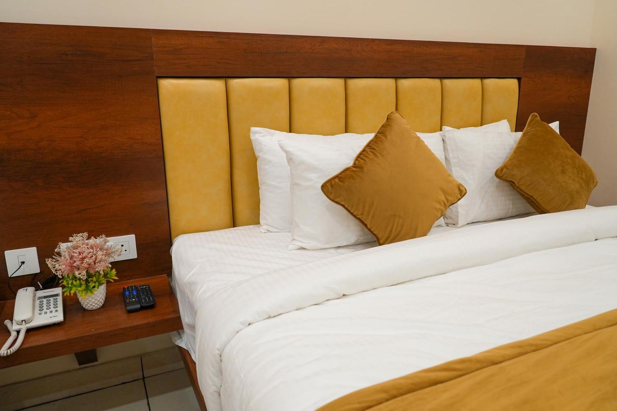 Sri Krishna Inn - Kempegowda Airport Bangalore دافانهالي المظهر الخارجي الصورة