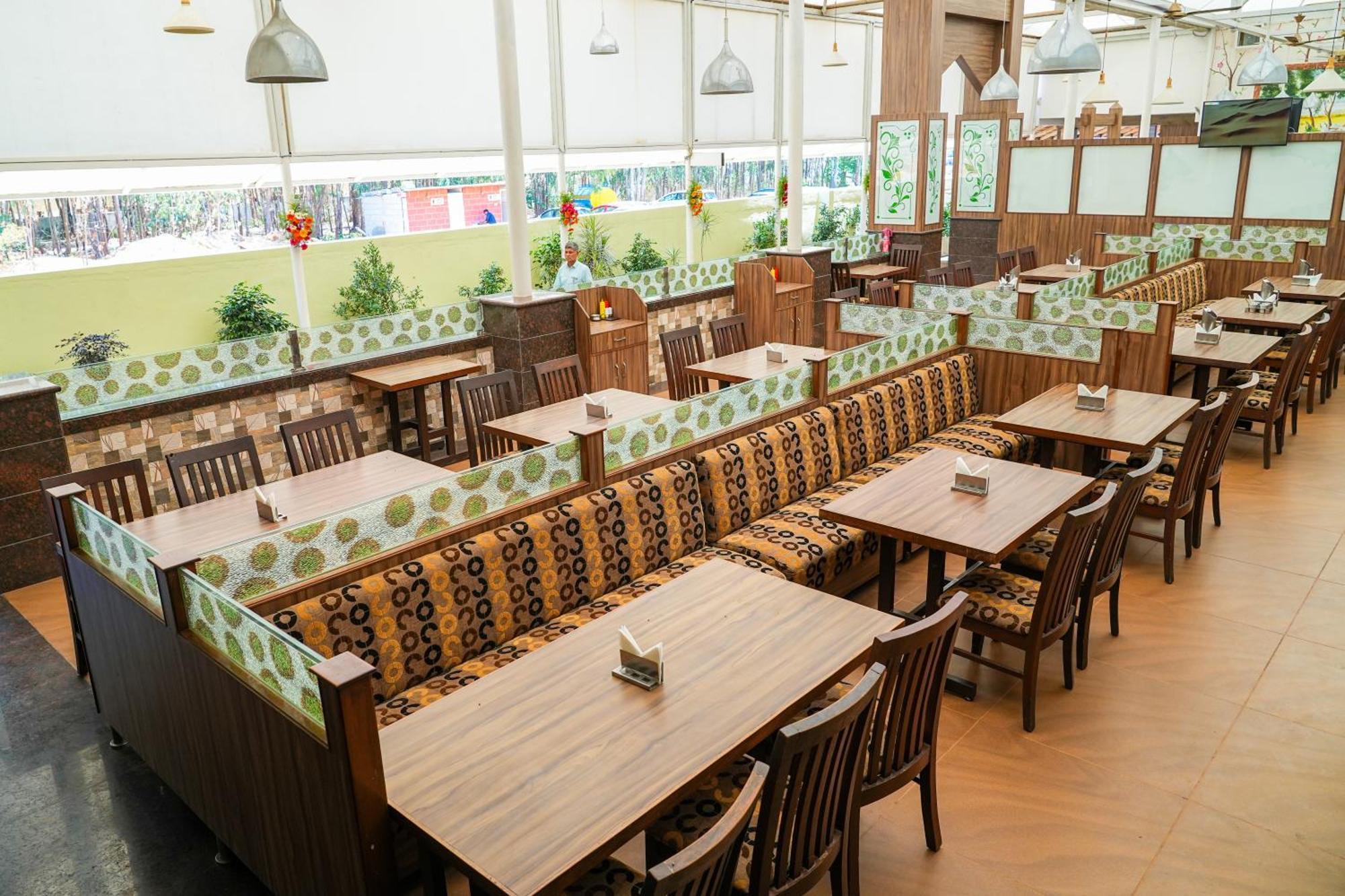 Sri Krishna Inn - Kempegowda Airport Bangalore دافانهالي المظهر الخارجي الصورة