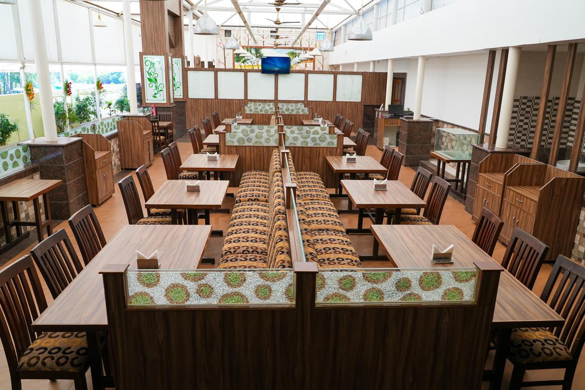 Sri Krishna Inn - Kempegowda Airport Bangalore دافانهالي المظهر الخارجي الصورة